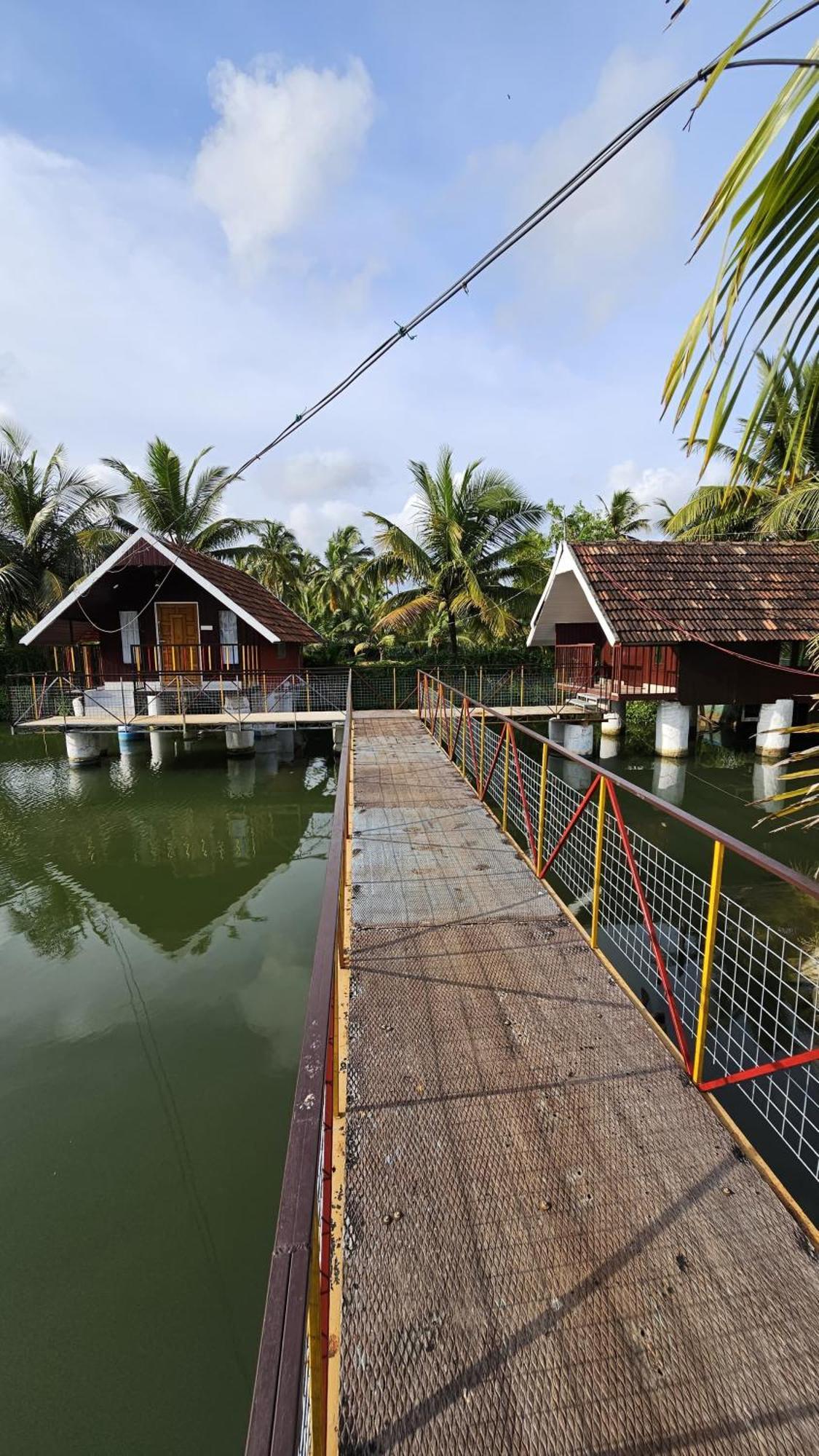 Munroe Island Lake Resort Mundrothuruth Exterior foto