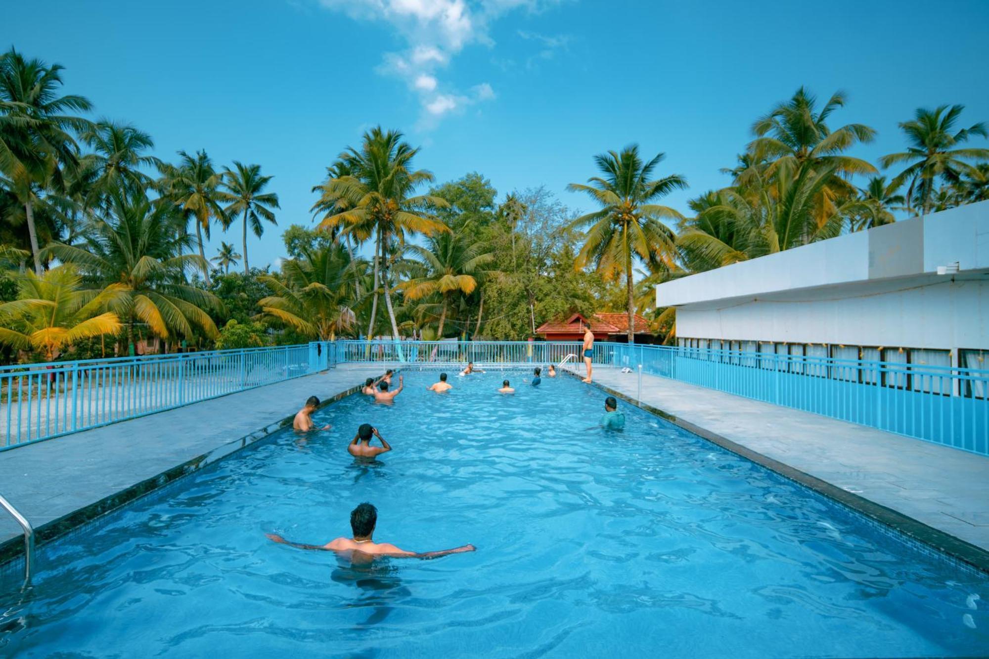 Munroe Island Lake Resort Mundrothuruth Exterior foto