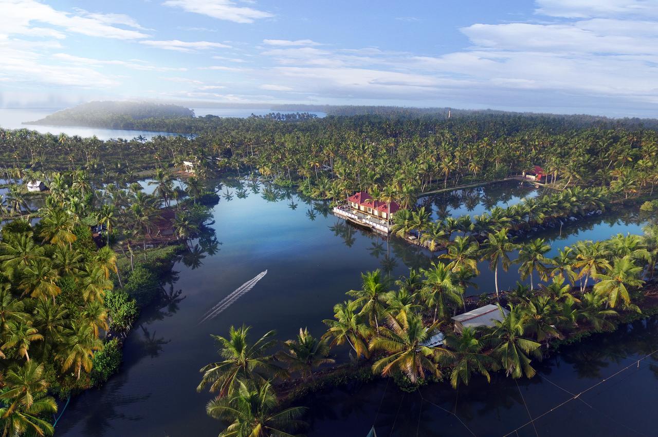 Munroe Island Lake Resort Mundrothuruth Exterior foto