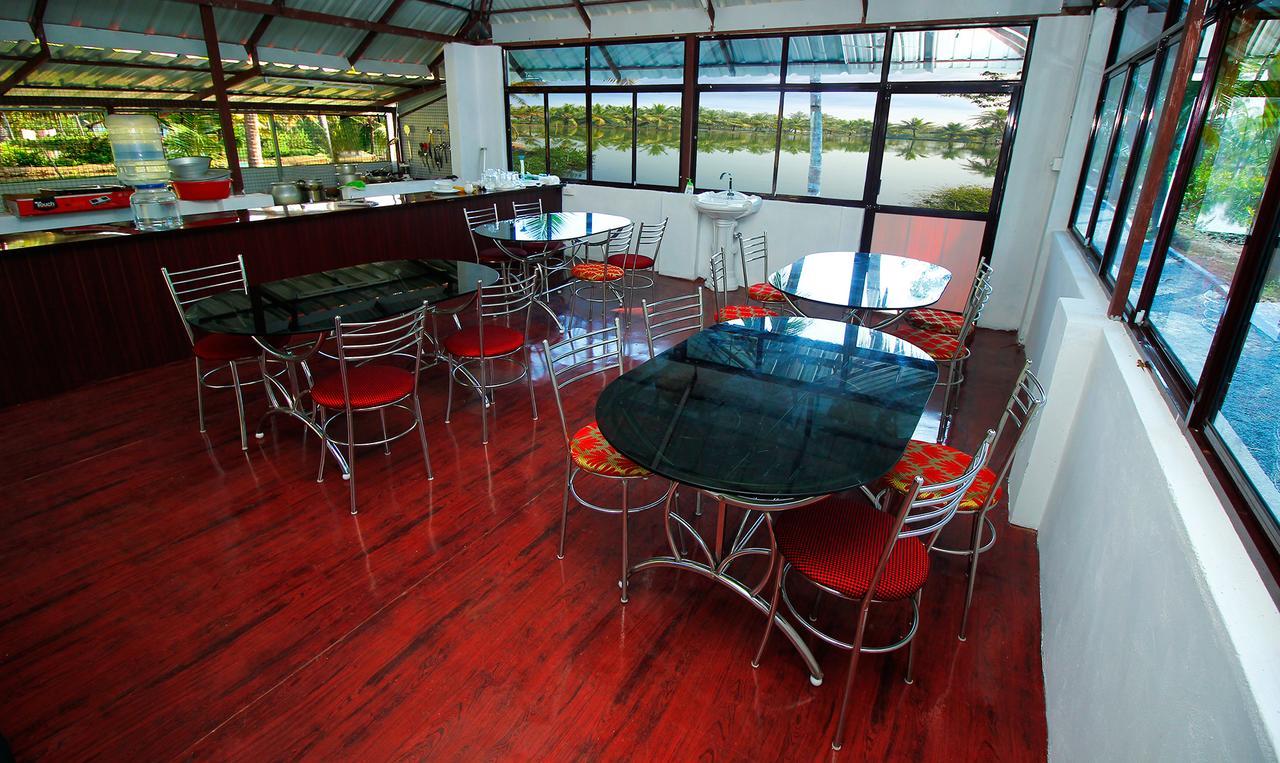 Munroe Island Lake Resort Mundrothuruth Exterior foto