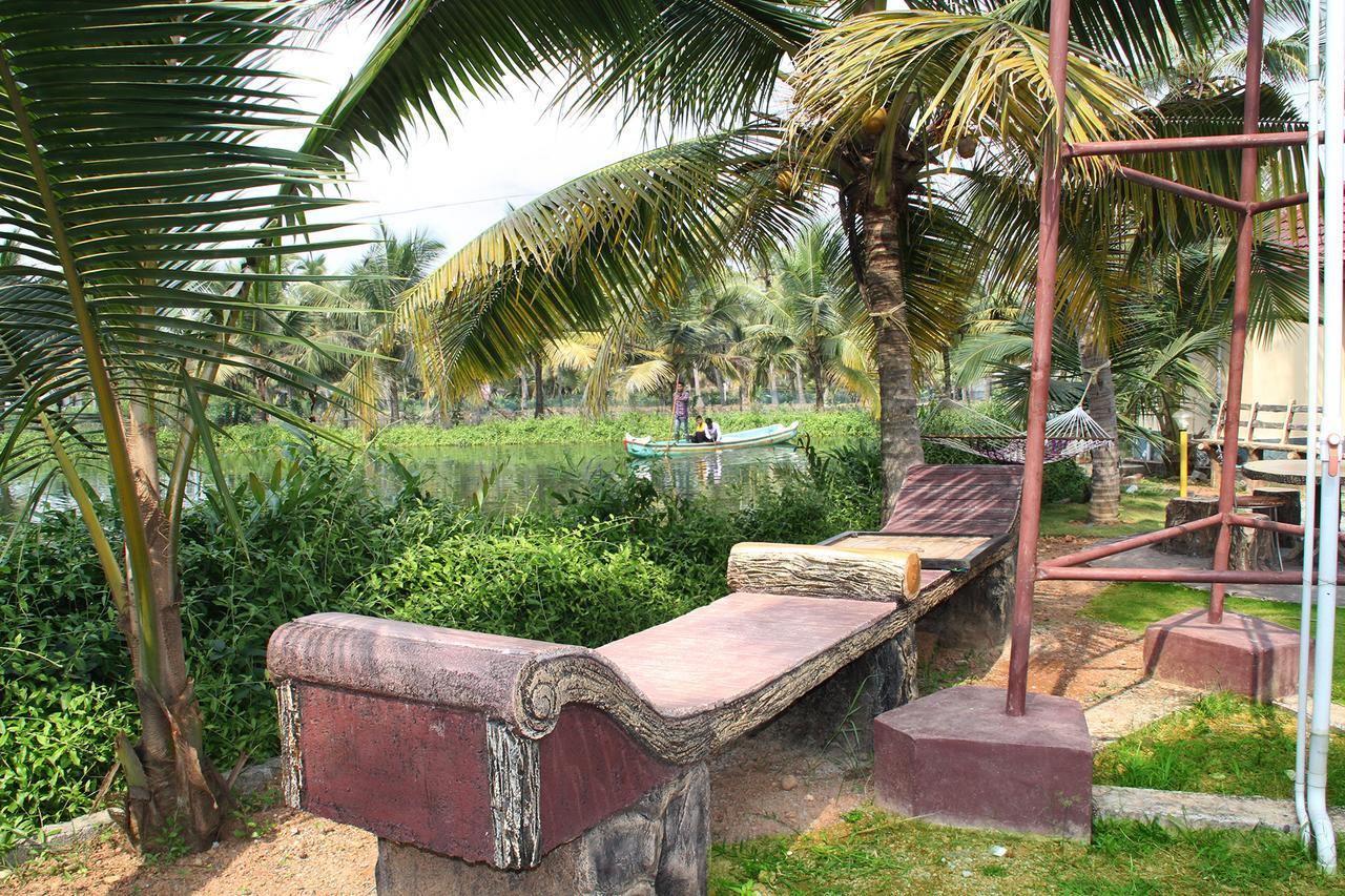 Munroe Island Lake Resort Mundrothuruth Exterior foto